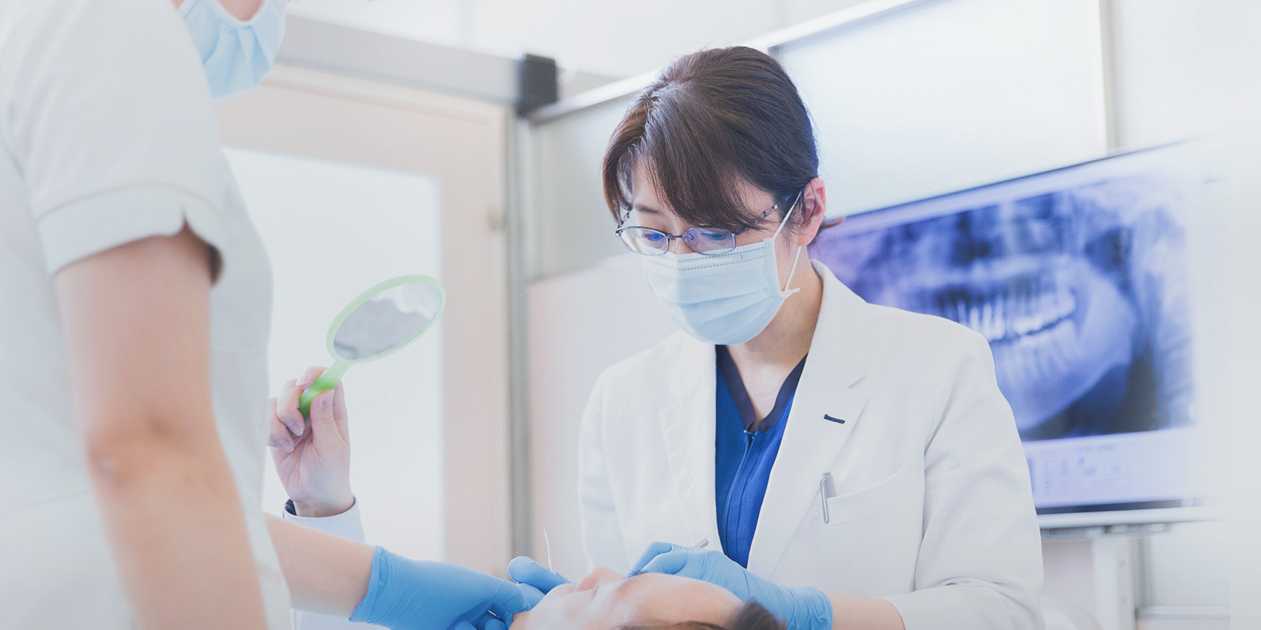 女性衛生士の写真