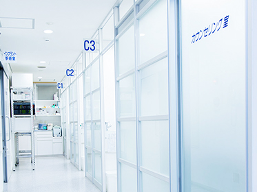 診察室廊下の写真