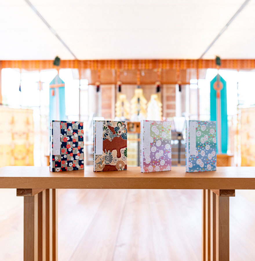 祈祷する品の写真